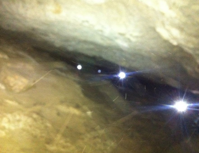  穿过最狭窄的凹处 